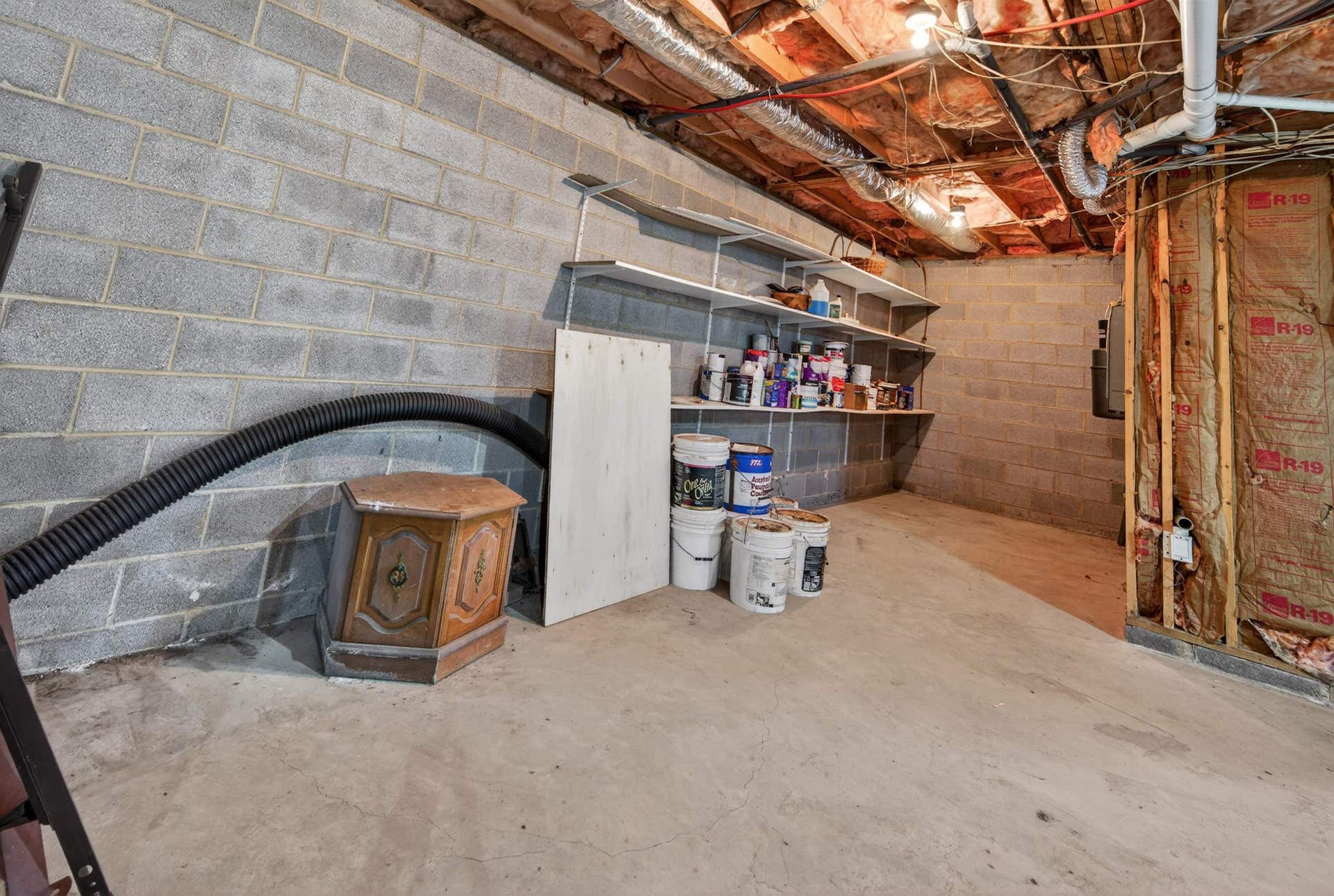 1210 VALLEY VIEW Drive, Pearisburg, VA 24134