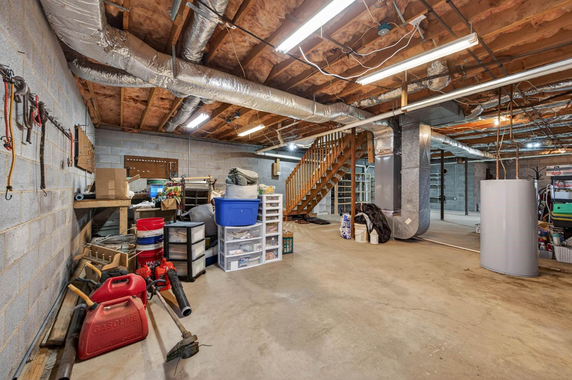 1210 VALLEY VIEW Drive, Pearisburg, VA 24134