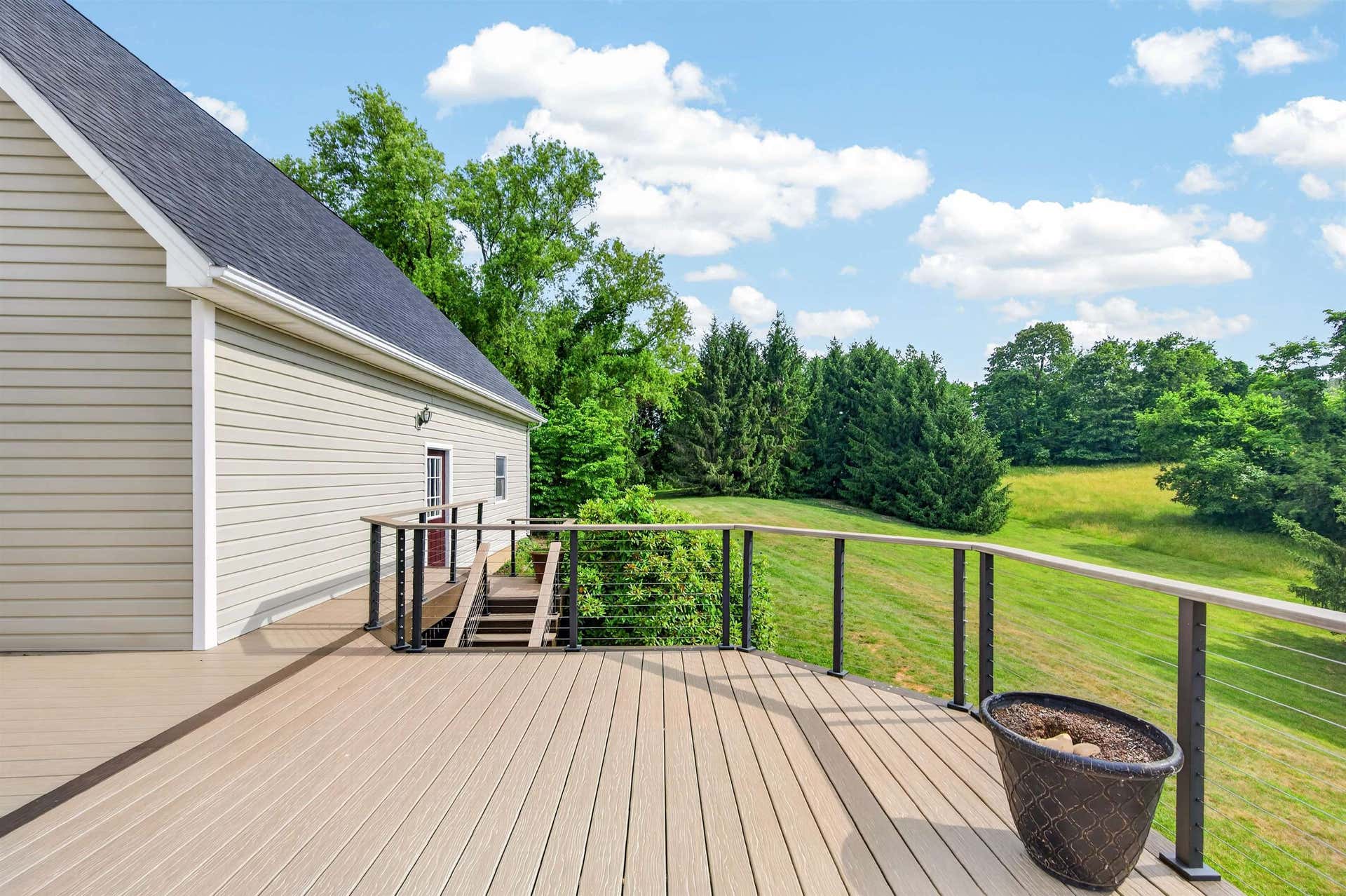 1210 VALLEY VIEW Drive, Pearisburg, VA 24134