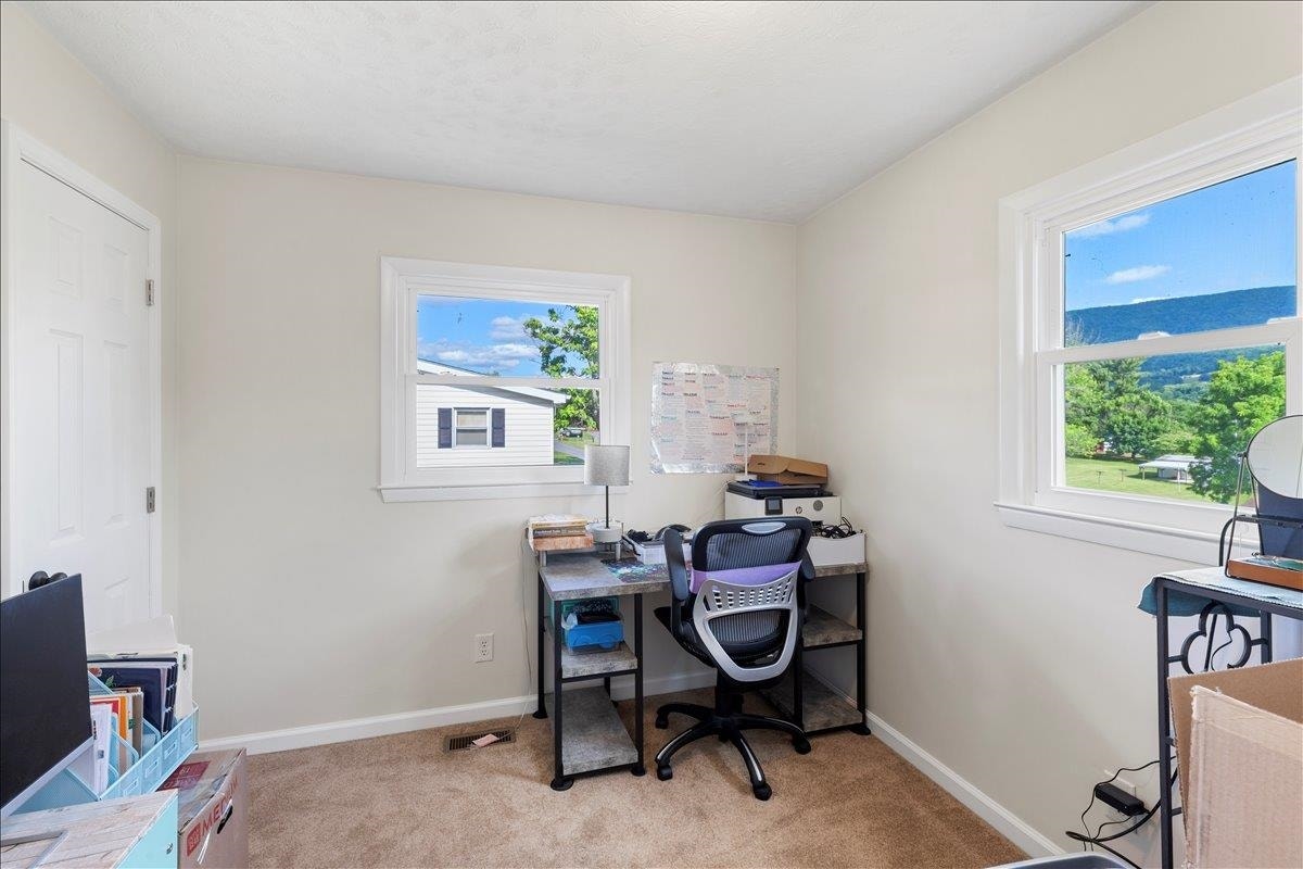 100 Pine Street, Narrows, VA 24124
