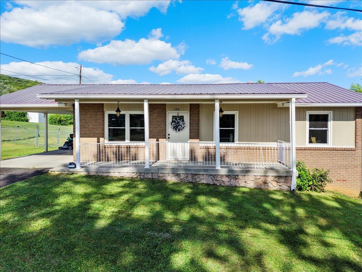 100 Pine Street, Narrows, VA 24124