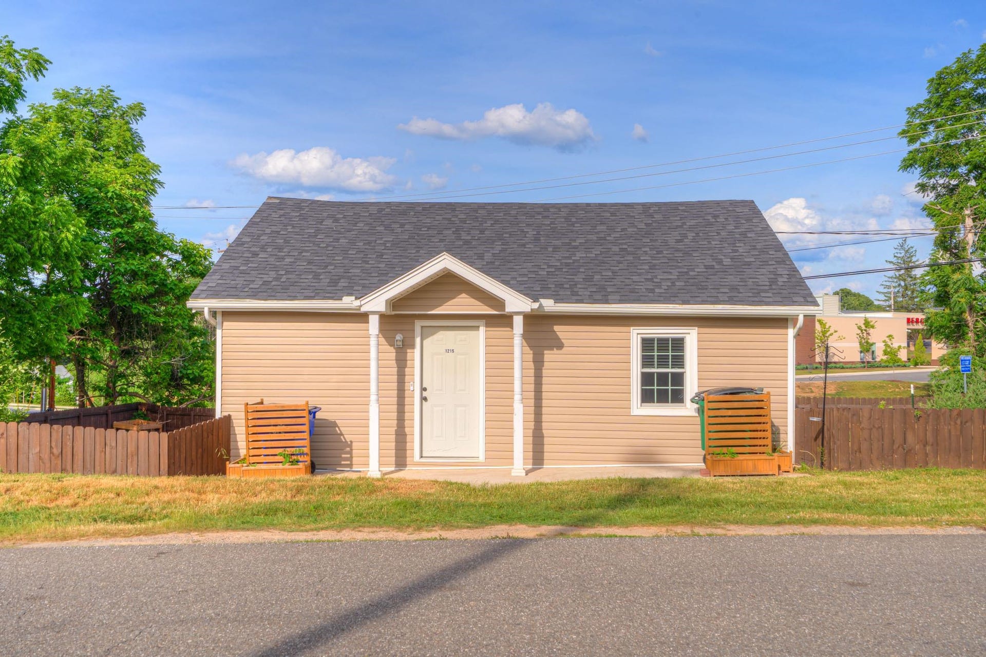1215 MOOSE Drive, Christiansburg, VA 24073