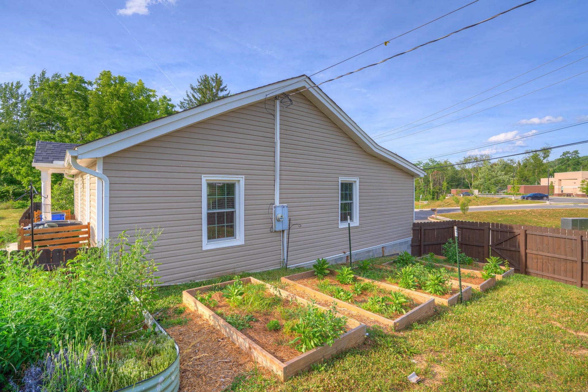 1215 MOOSE Drive, Christiansburg, VA 24073