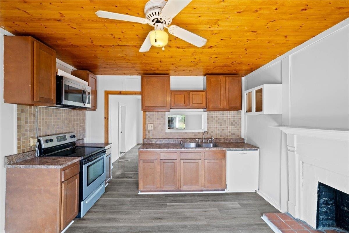 806 Church Avenue, Pearisburg, VA 24134