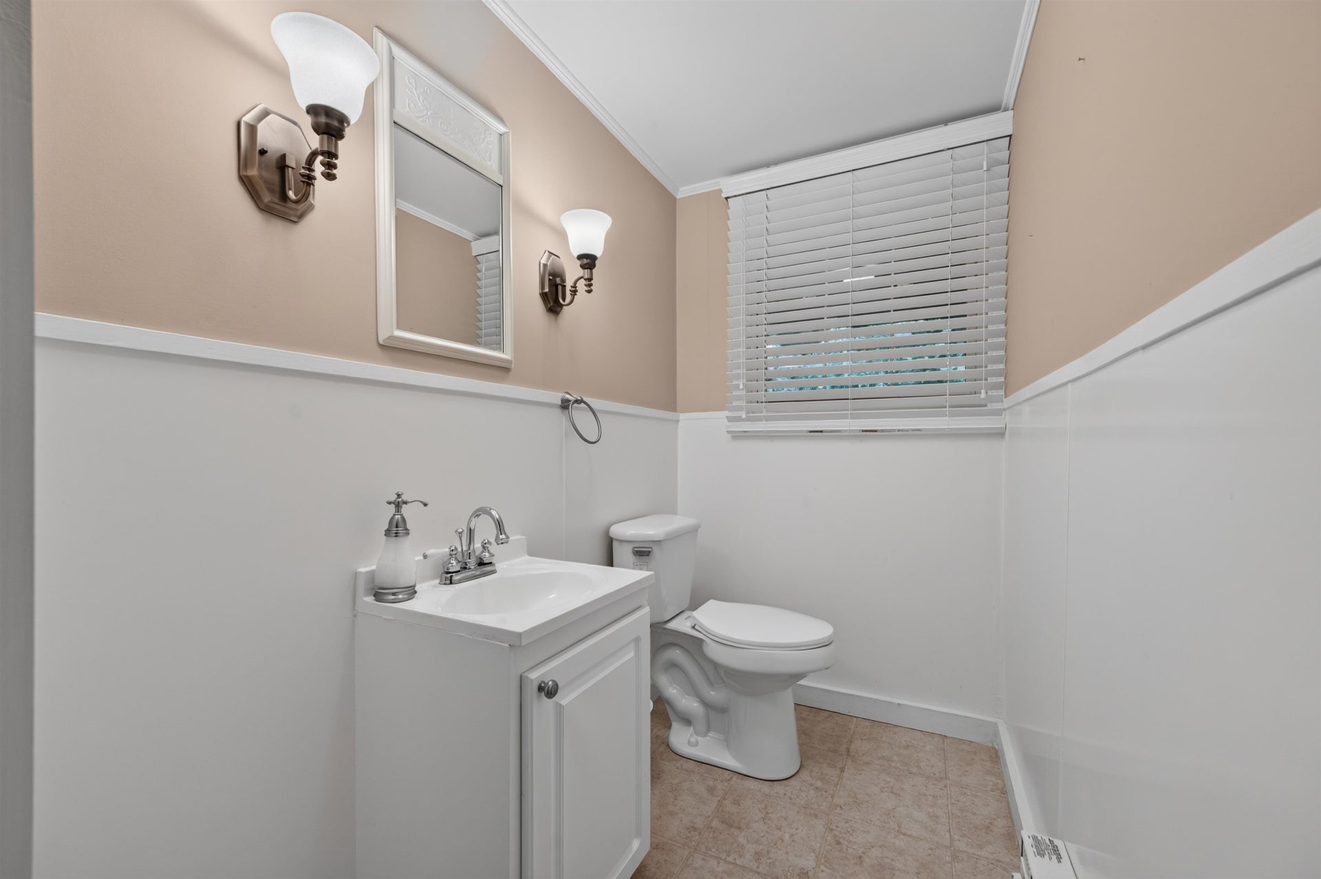 403 RIDGECREST Lane, Radford, VA 24141