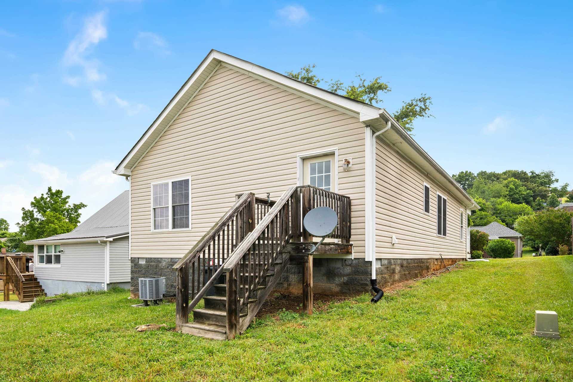 1813 Third Street, Radford, VA 24141