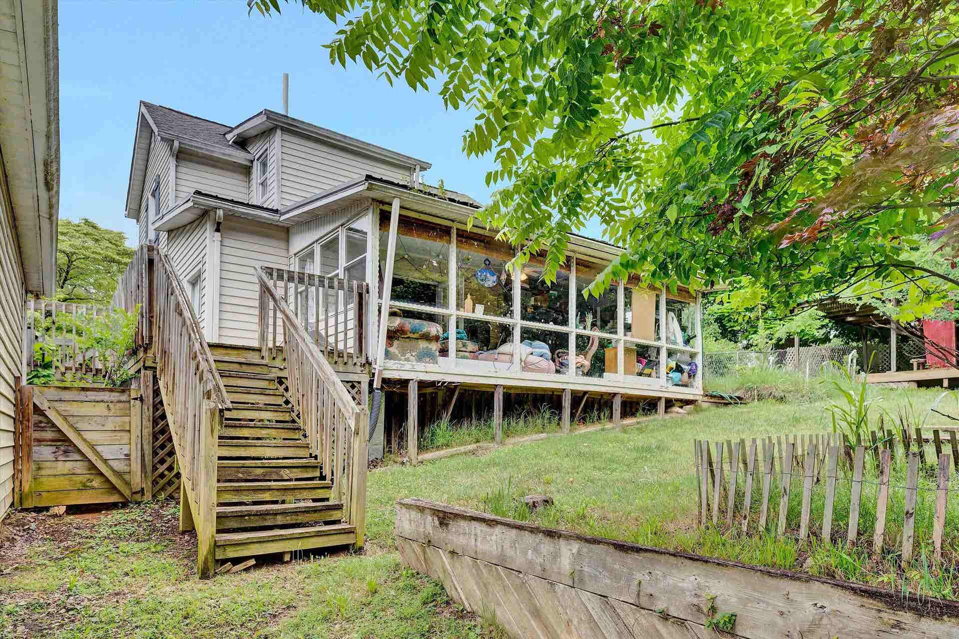 116 HAMMETT Avenue, Radford, VA 24141