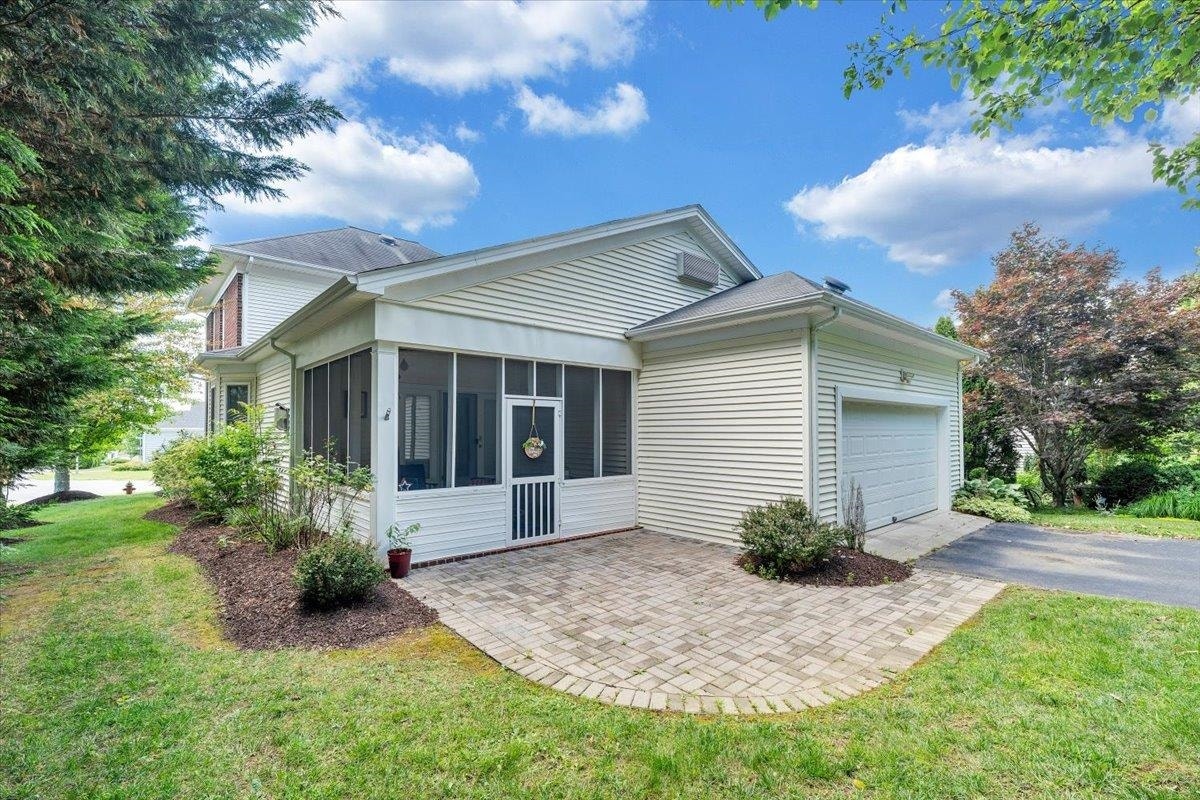 925 Village Way, Blacksburg, VA 24060