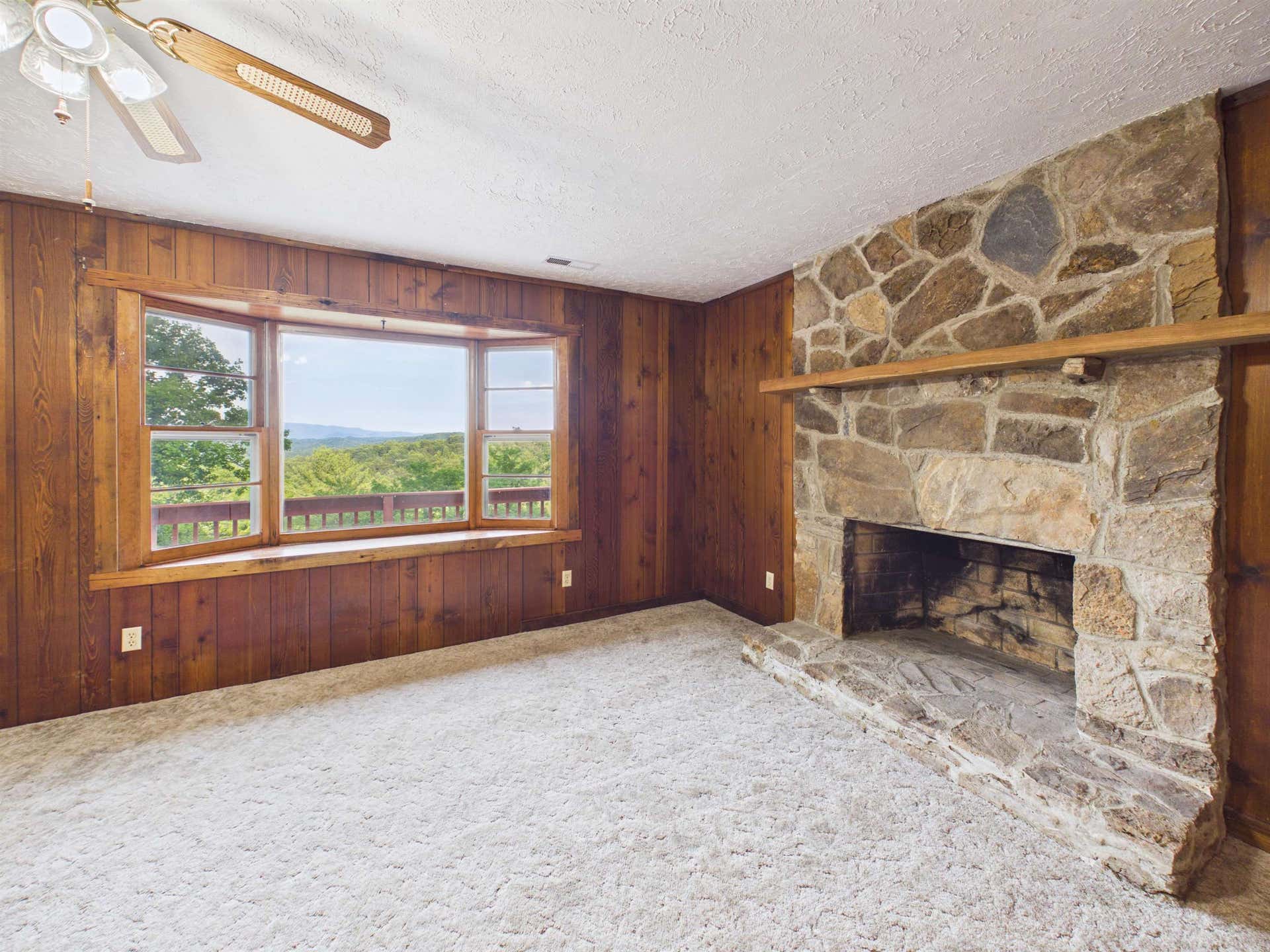808 SUMMER Road, Blacksburg, VA 24060