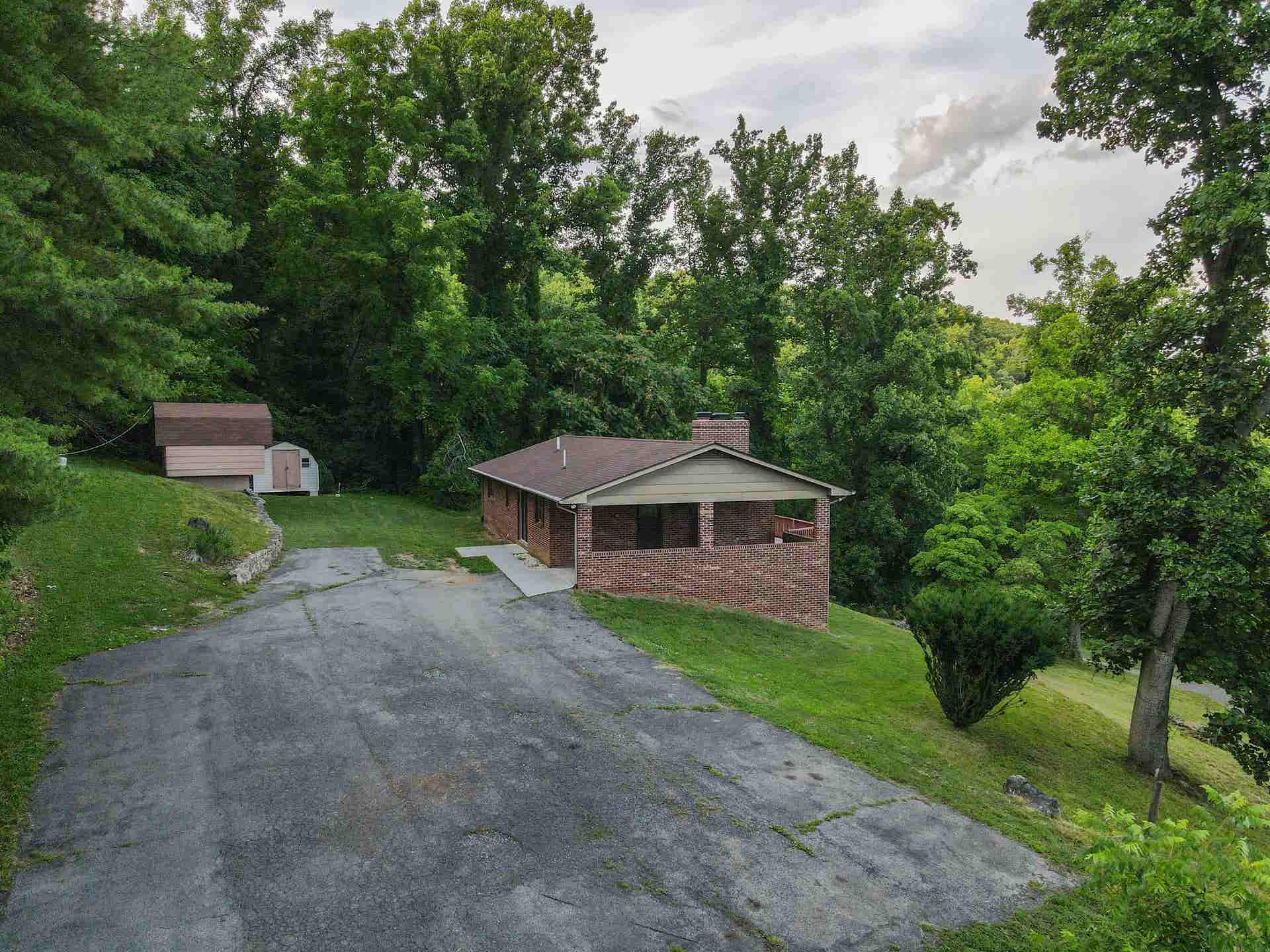 808 SUMMER Road, Blacksburg, VA 24060