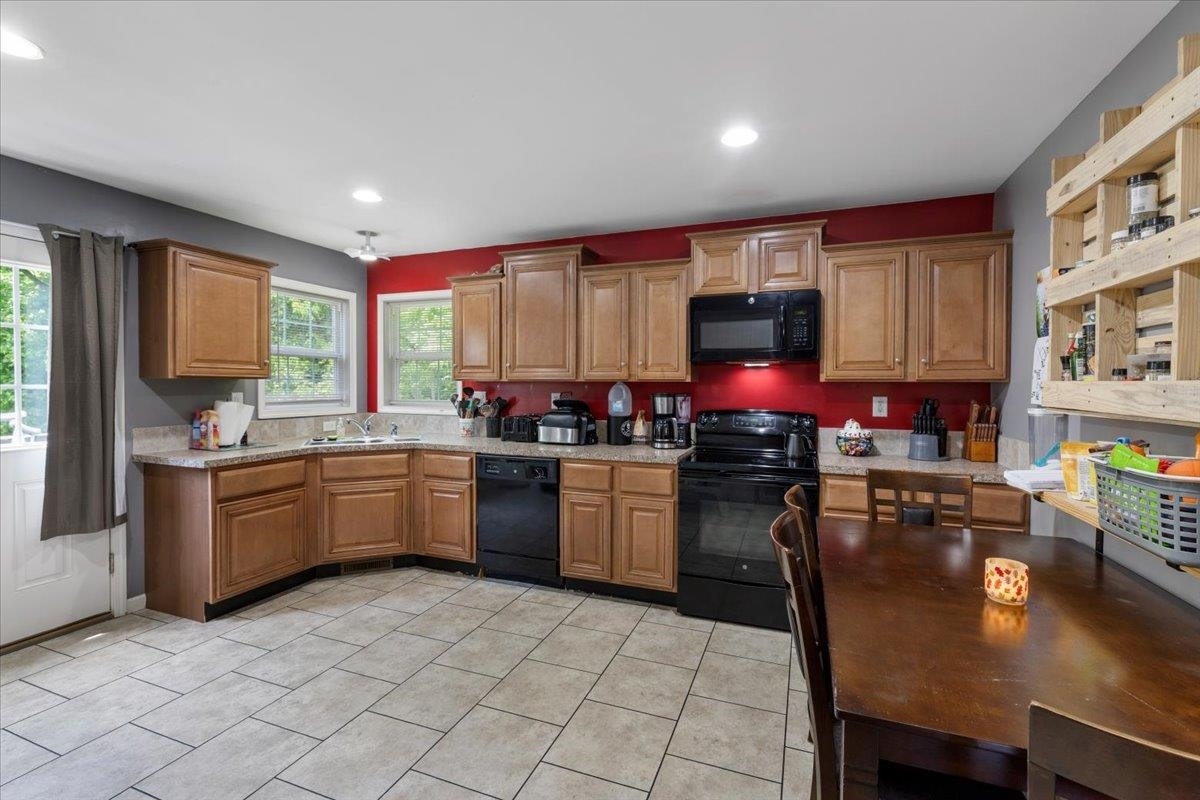 8379 Blackfish Drive, Radford, VA 24141