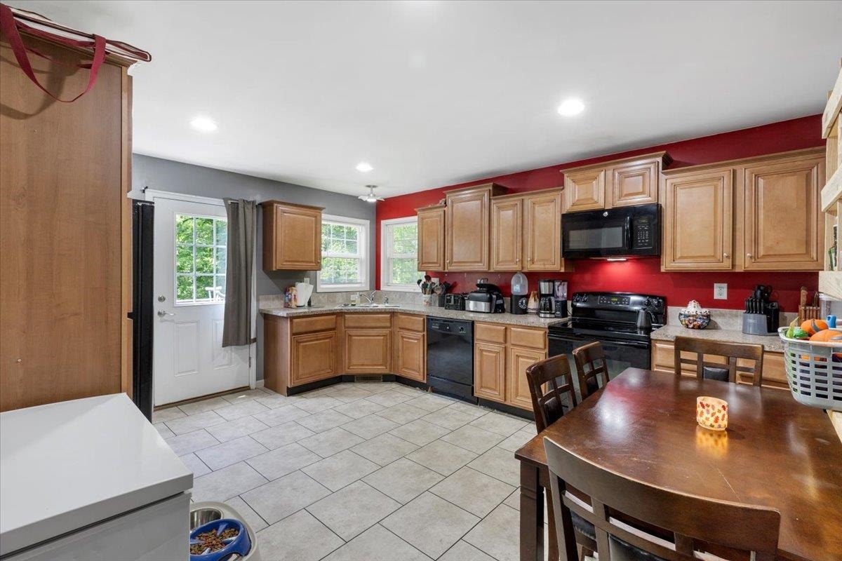 8379 Blackfish Drive, Radford, VA 24141