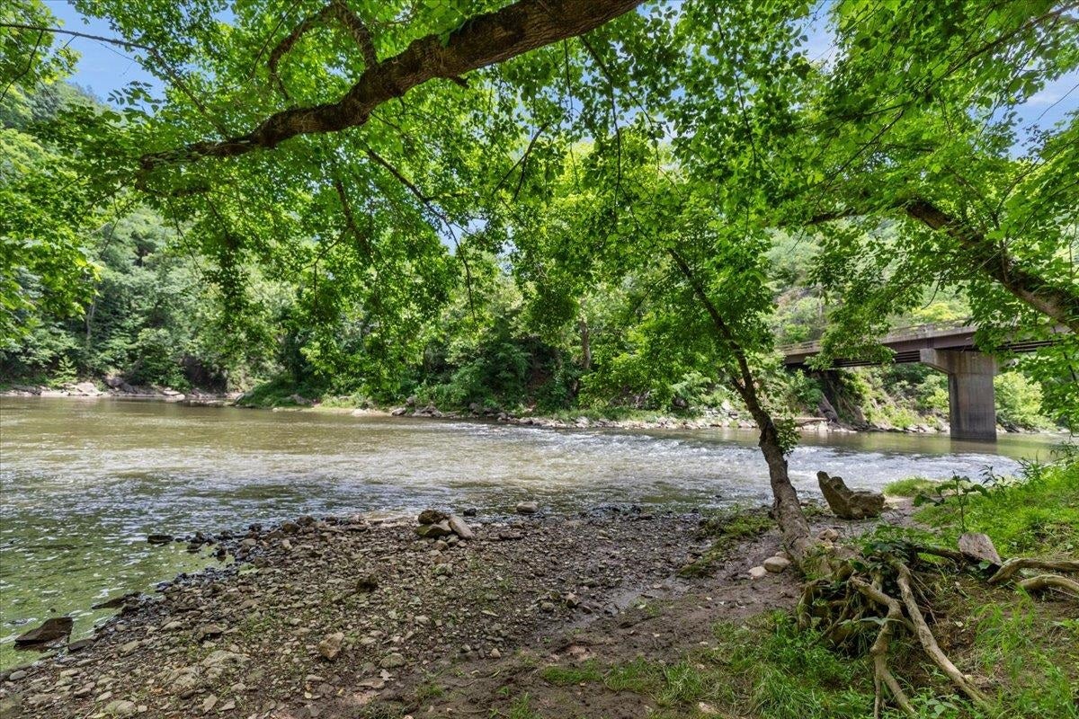 8379 Blackfish Drive, Radford, VA 24141