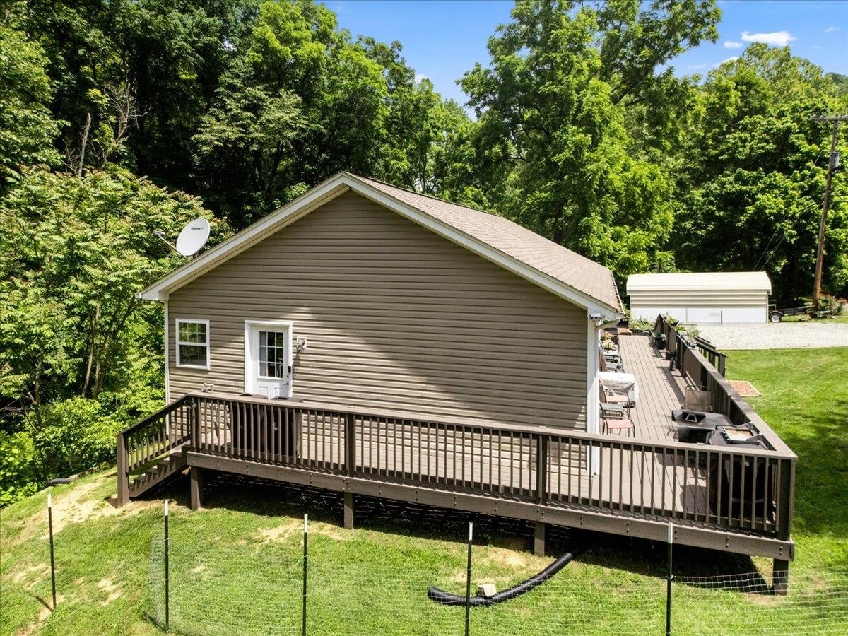 8379 Blackfish Drive, Radford, VA 24141