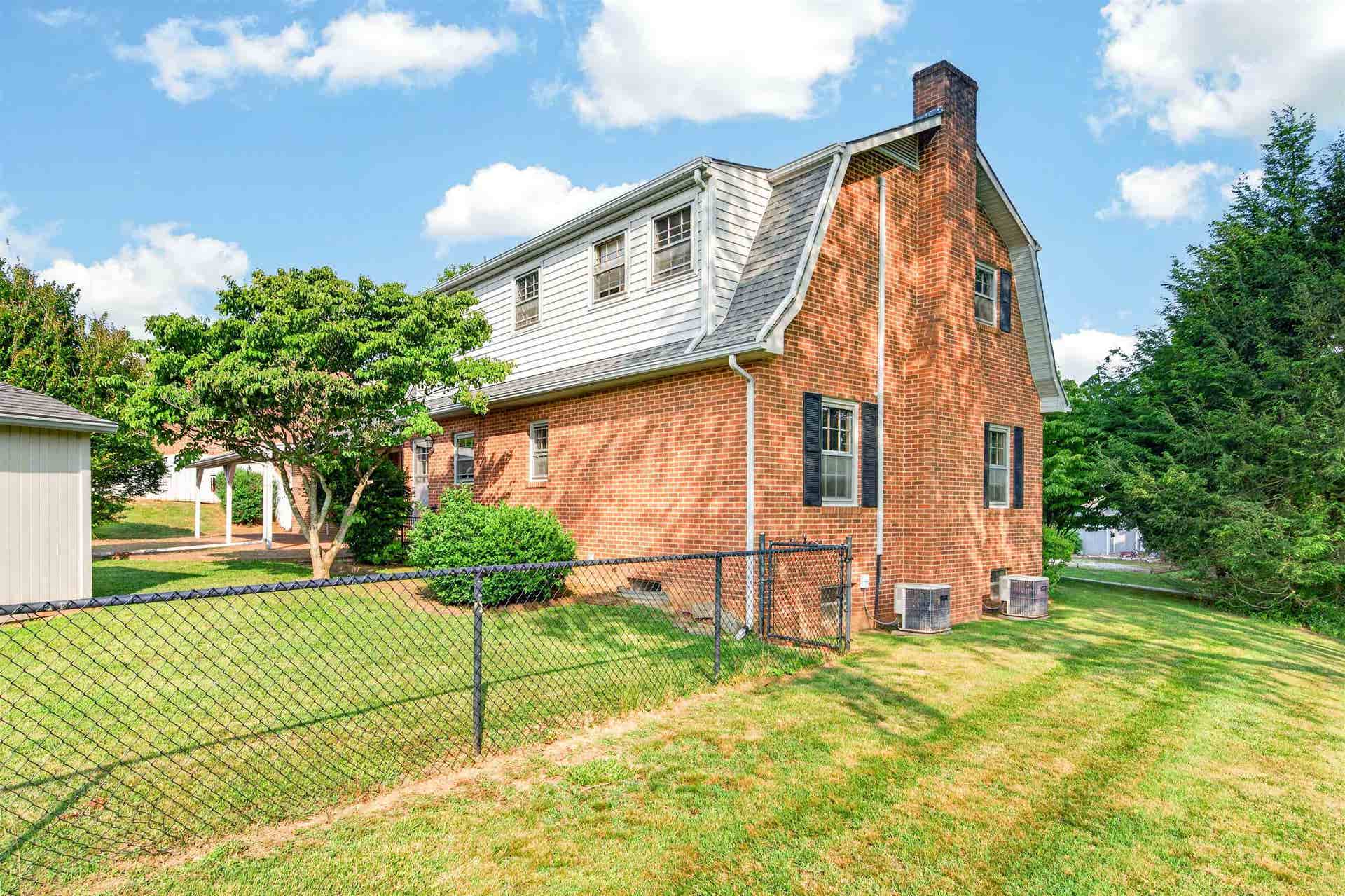 4 8th Street, Radford, VA 24141