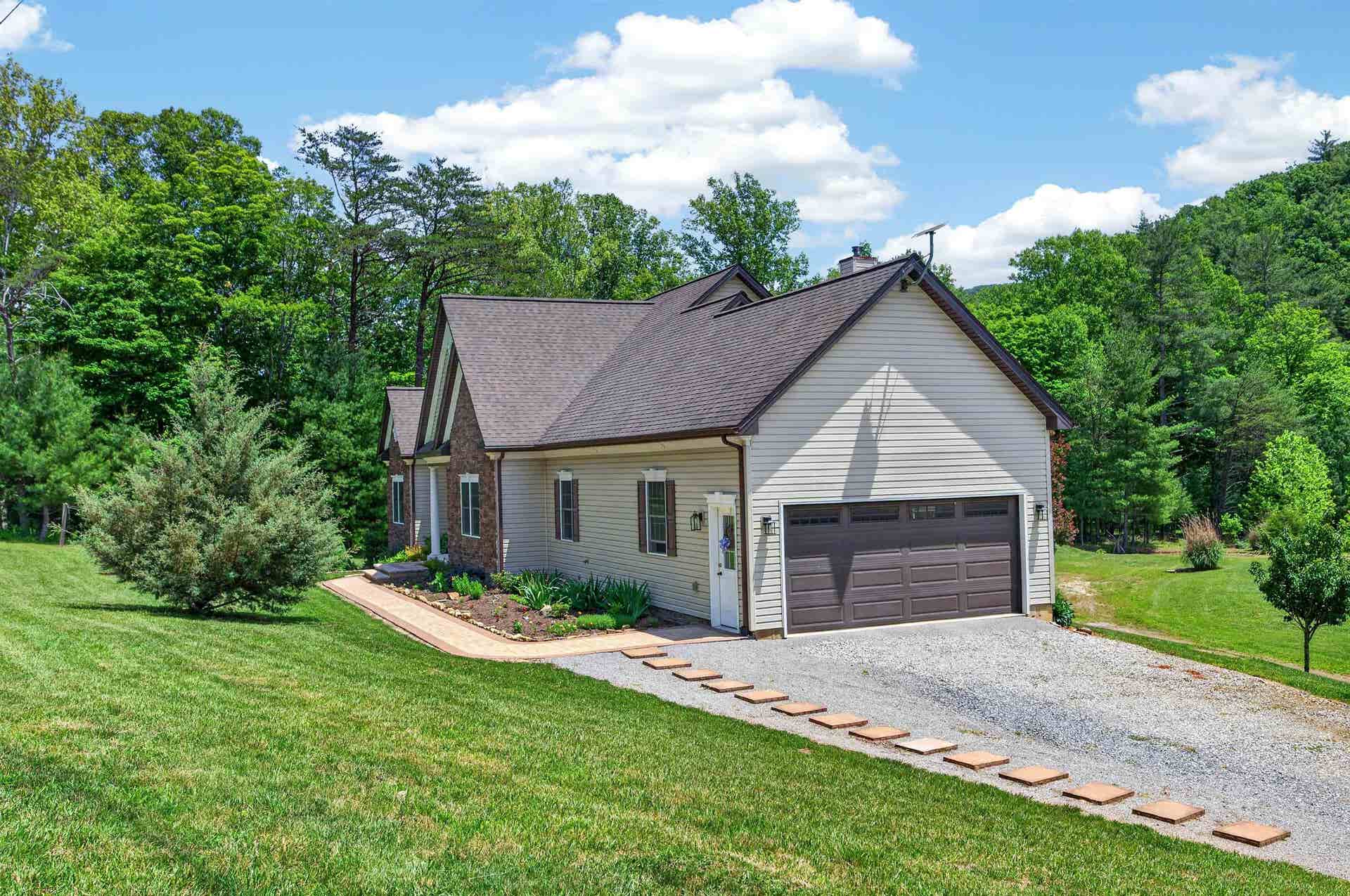 2557 CRAIG CREEK Road, Blacksburg, VA 24060