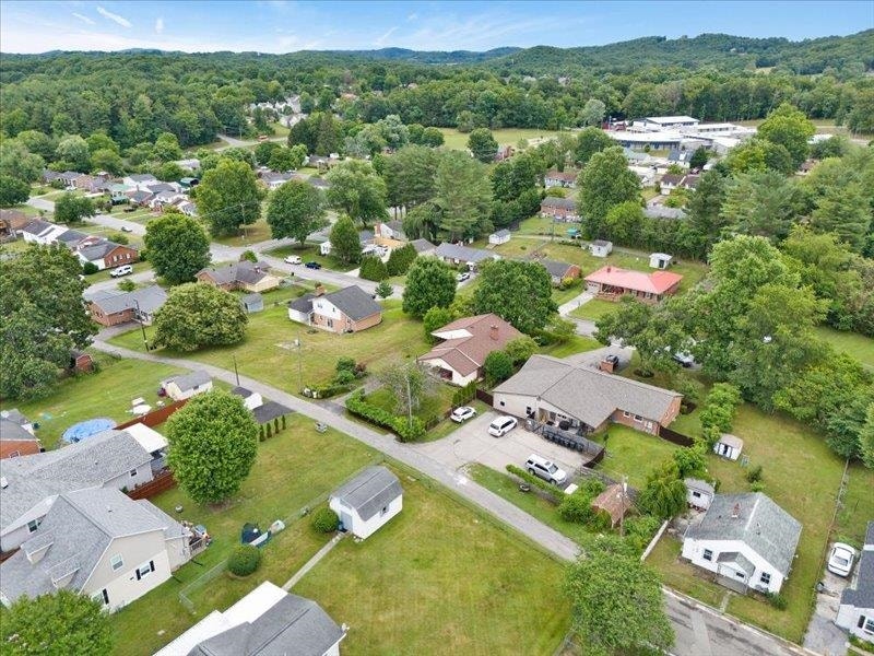 713 10th Street, Radford, VA 24141