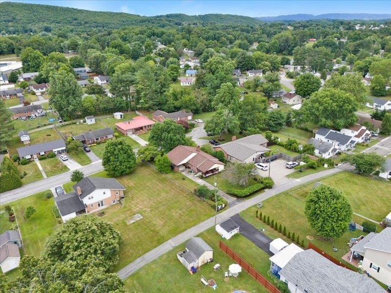 713 10th Street, Radford, VA 24141
