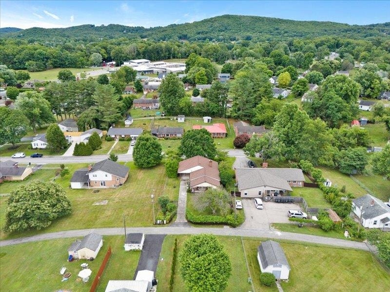 713 10th Street, Radford, VA 24141