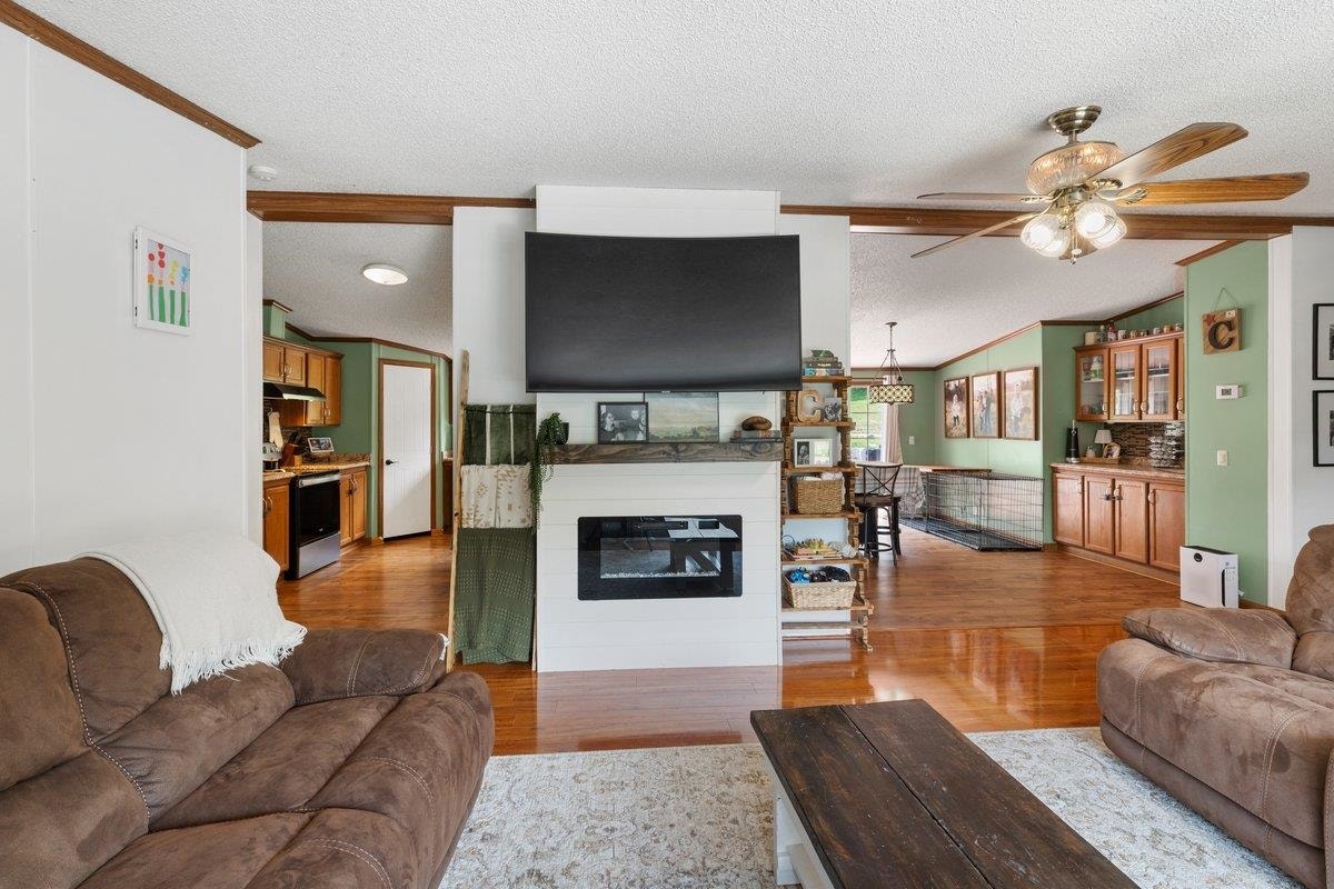 879 Cross Avenue, Pearisburg, VA 24134