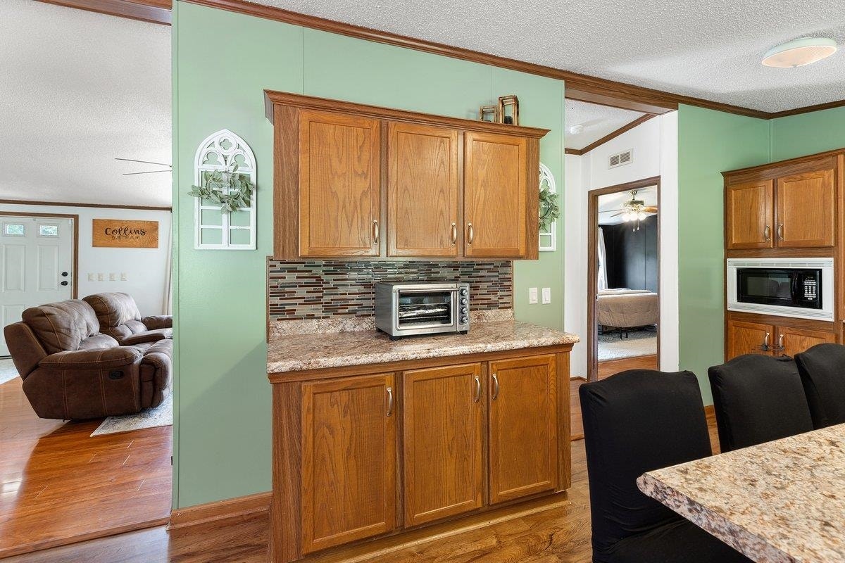 879 Cross Avenue, Pearisburg, VA 24134