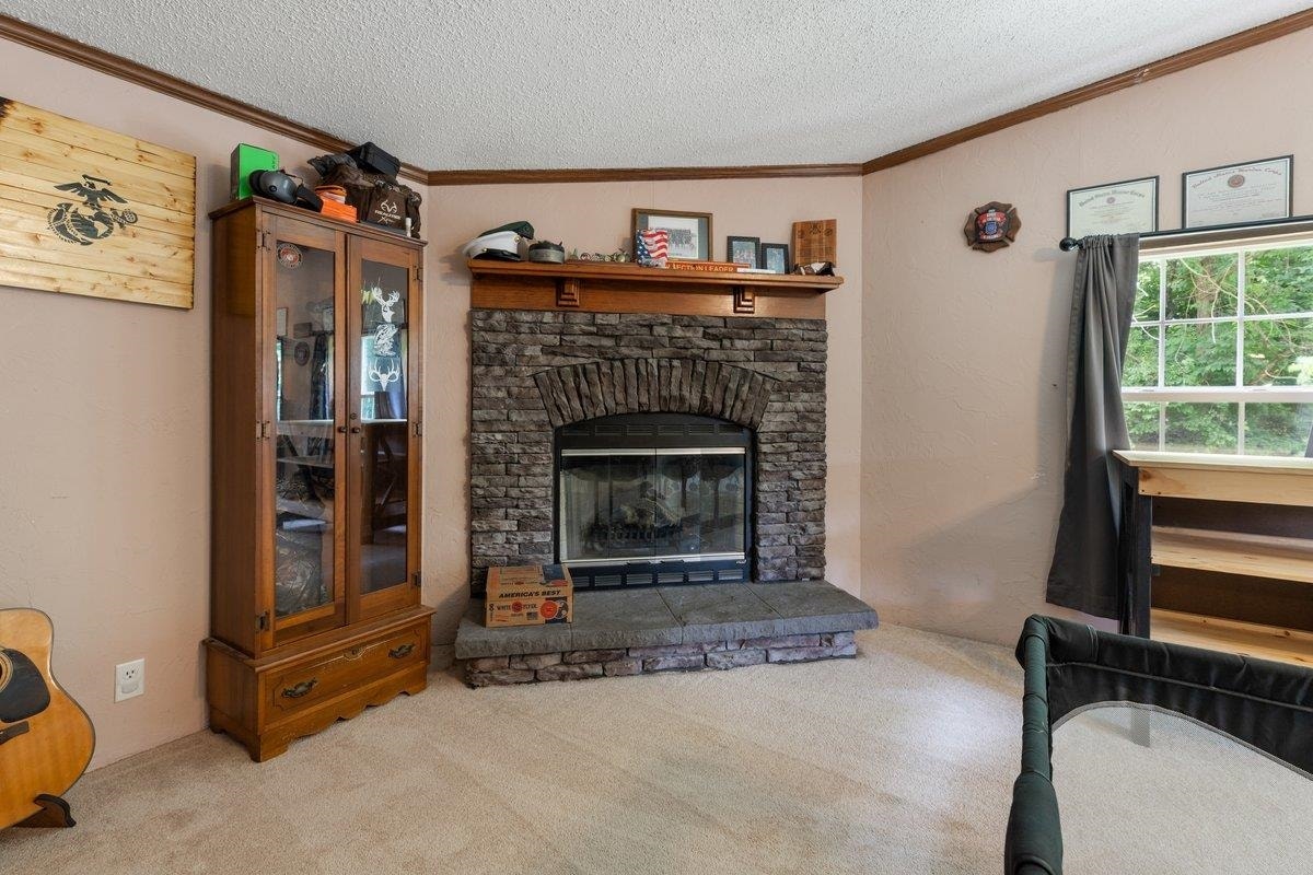 879 Cross Avenue, Pearisburg, VA 24134