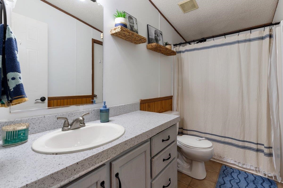 879 Cross Avenue, Pearisburg, VA 24134