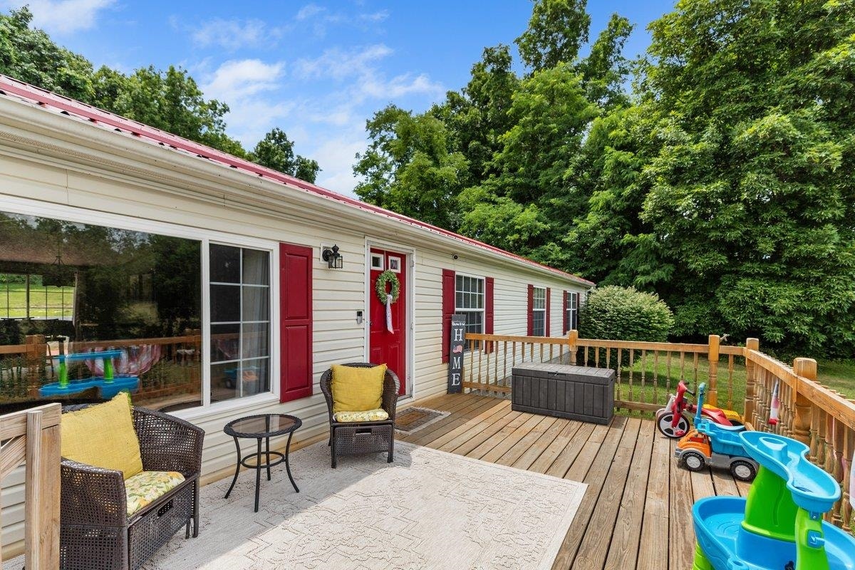 879 Cross Avenue, Pearisburg, VA 24134