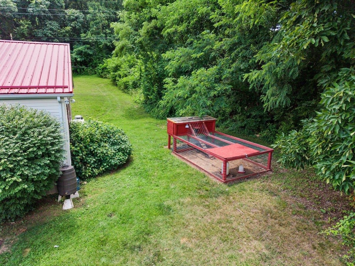 879 Cross Avenue, Pearisburg, VA 24134