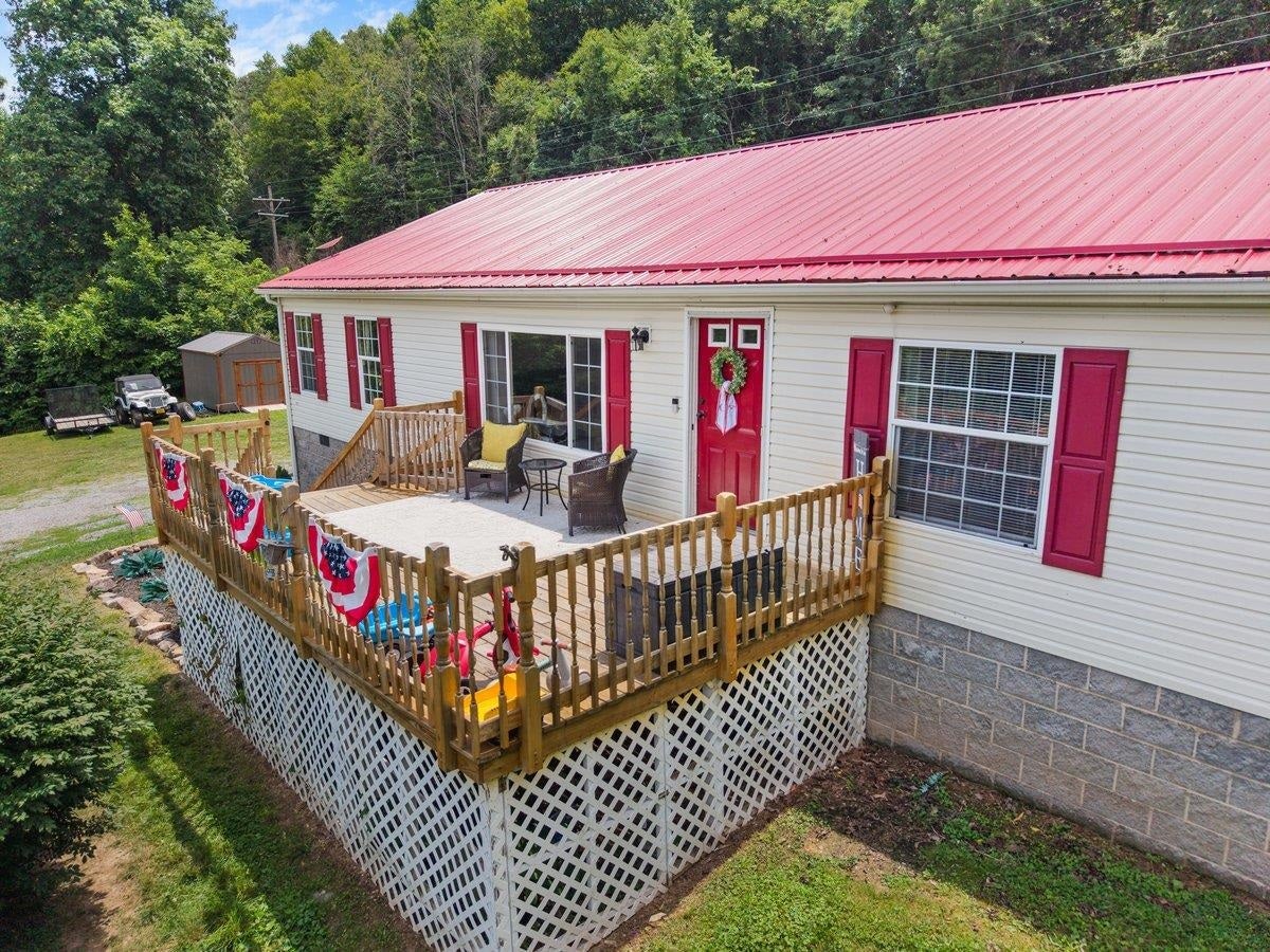 879 Cross Avenue, Pearisburg, VA 24134