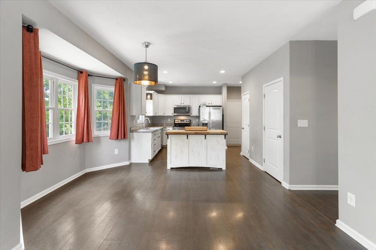 954 Brooklyn Avenue, Christiansburg, VA 24073