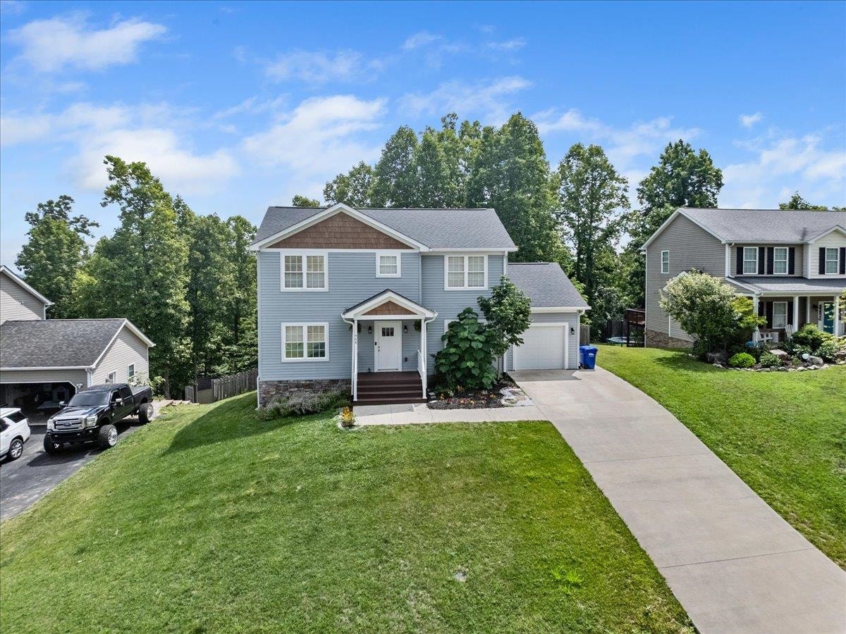 954 Brooklyn Avenue, Christiansburg, VA 24073