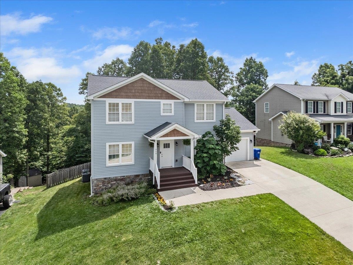 954 Brooklyn Avenue, Christiansburg, VA 24073