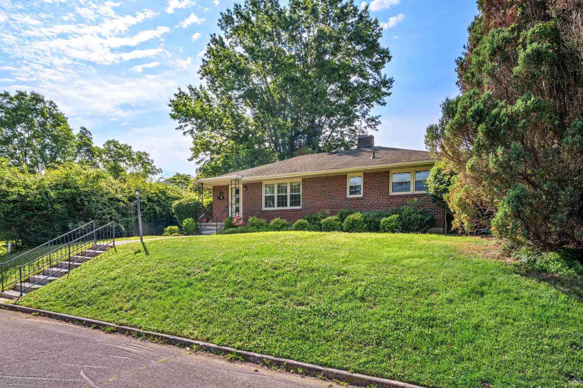104 Arnold Avenue, Radford, VA 24141