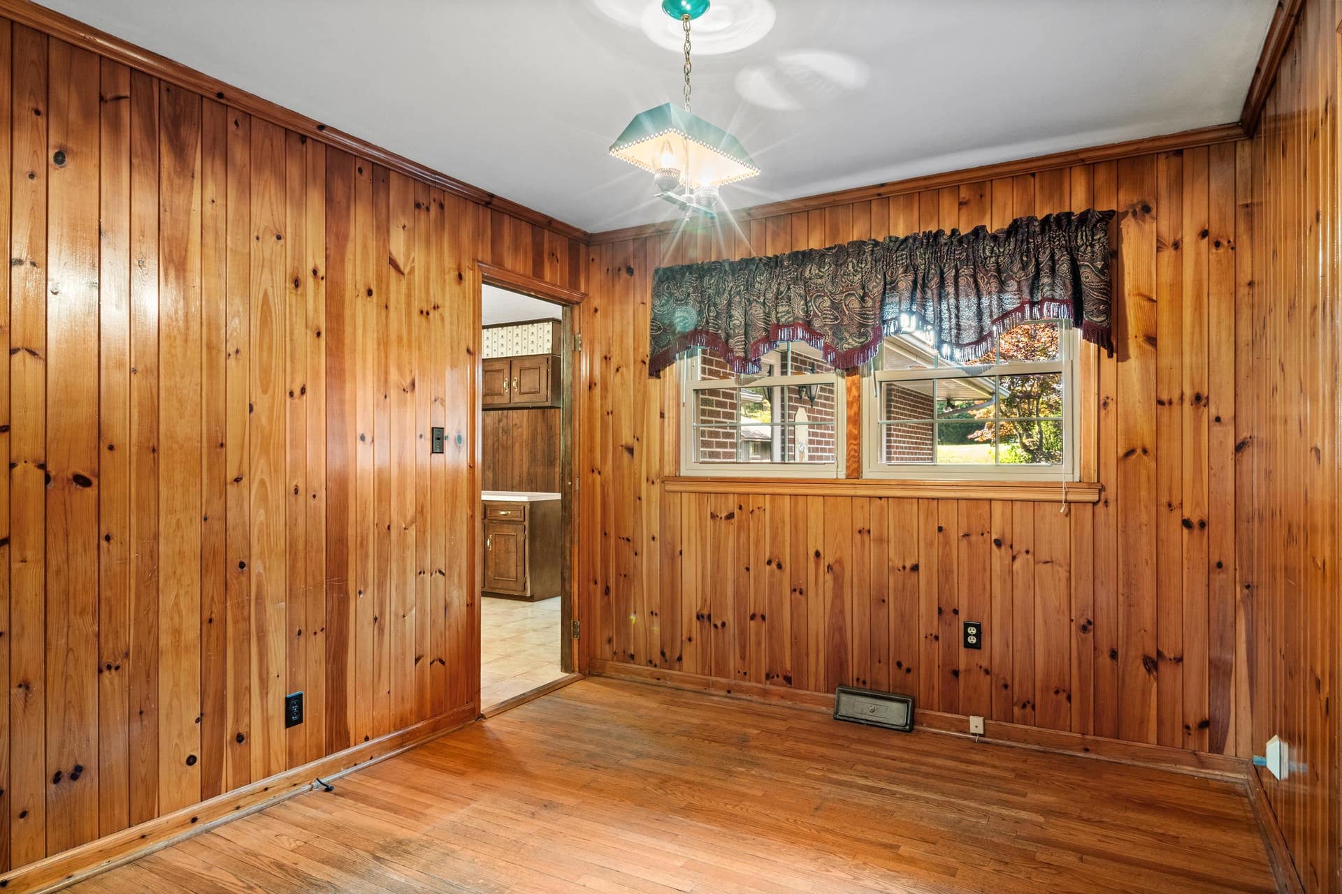 104 Arnold Avenue, Radford, VA 24141
