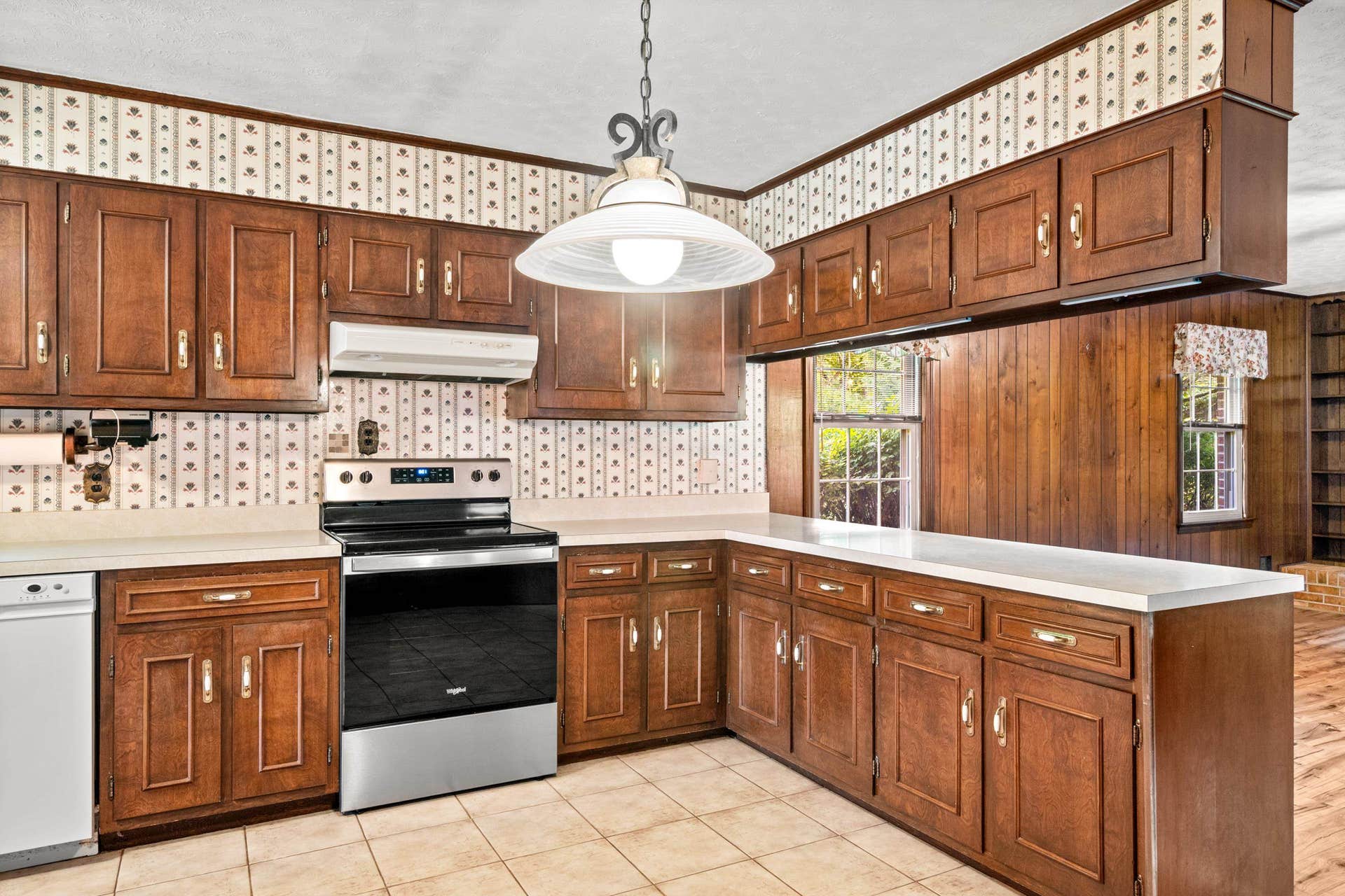 104 Arnold Avenue, Radford, VA 24141