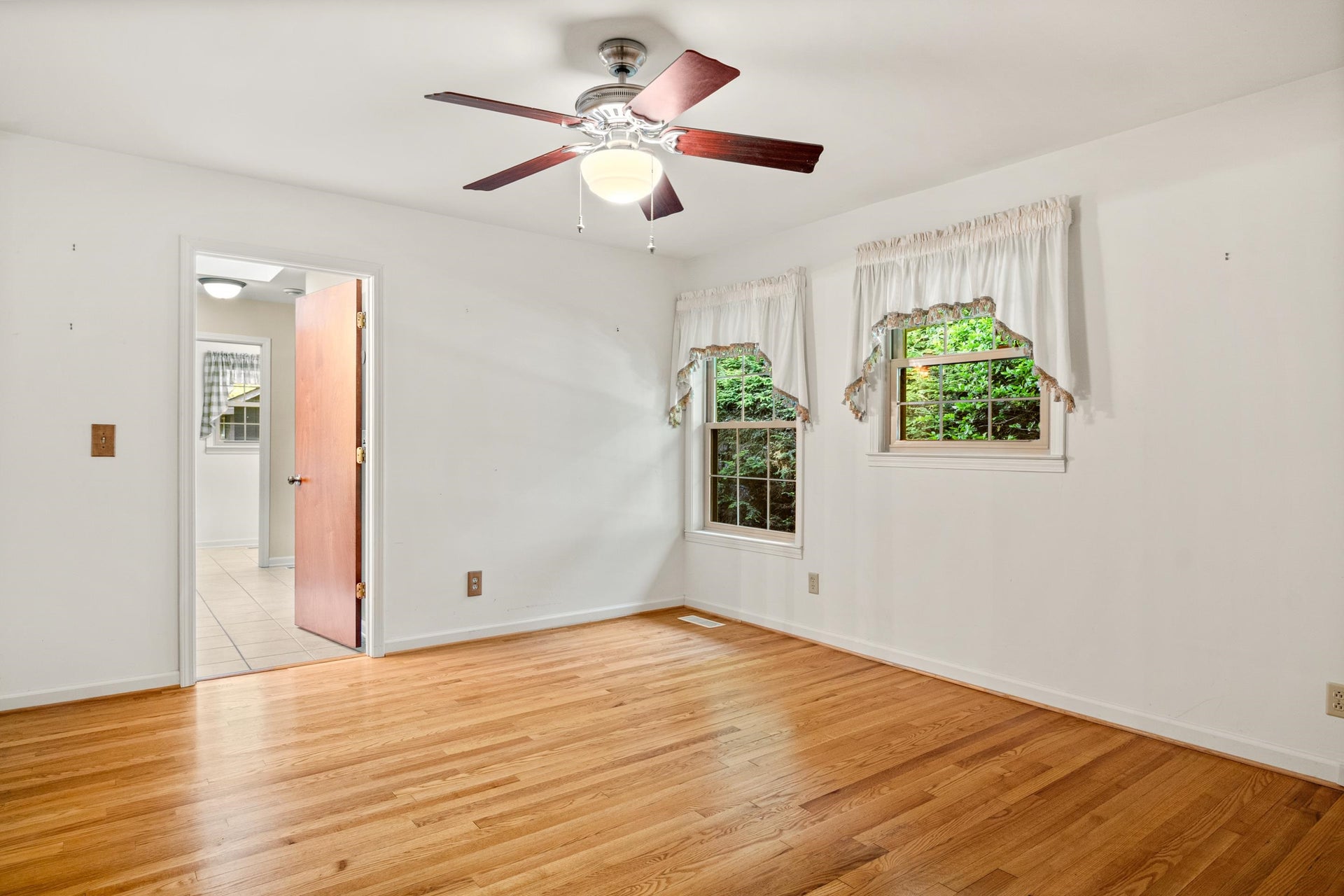 104 Arnold Avenue, Radford, VA 24141