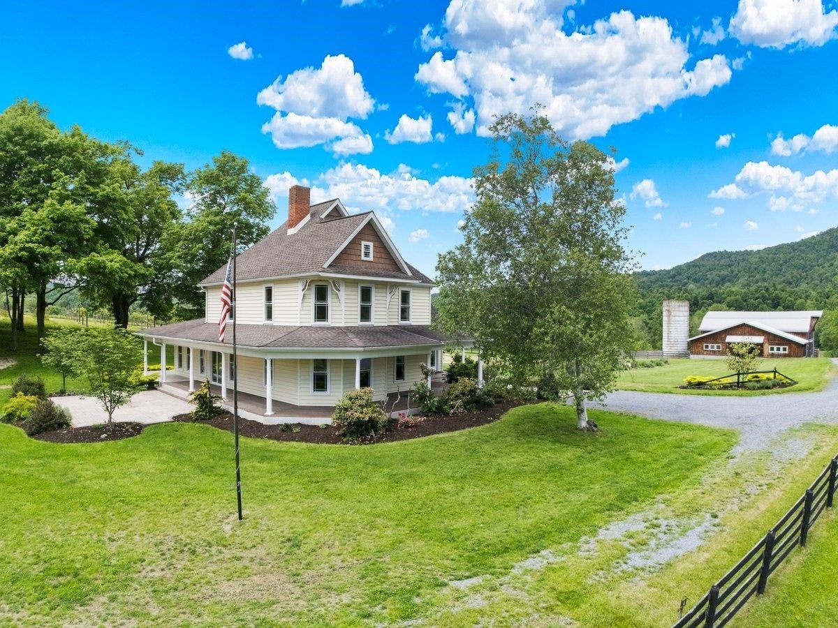 665 Scott Hollow Road, Sinks Grove, WV 24976