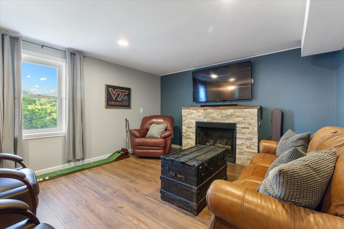 4180 DRY VALLEY Road, Radford, VA 24141