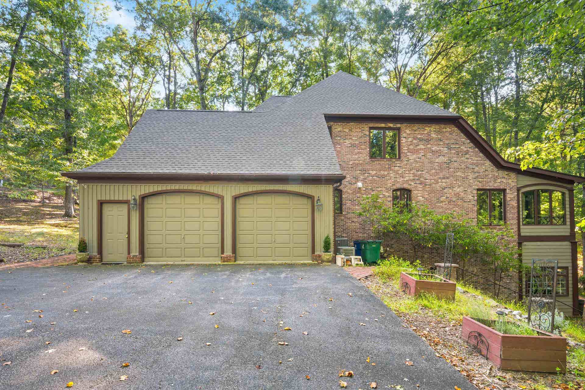 705 SOMERSET Place, Blacksburg, VA 24060
