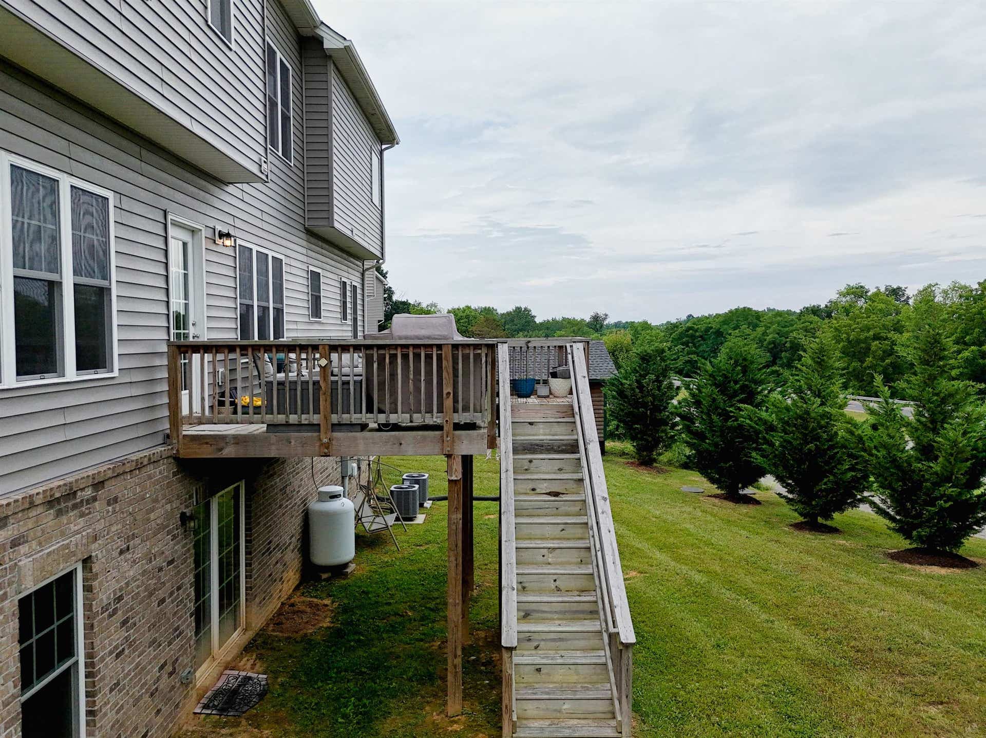 134 OAK MEADOW Lane, Blacksburg, VA 24060