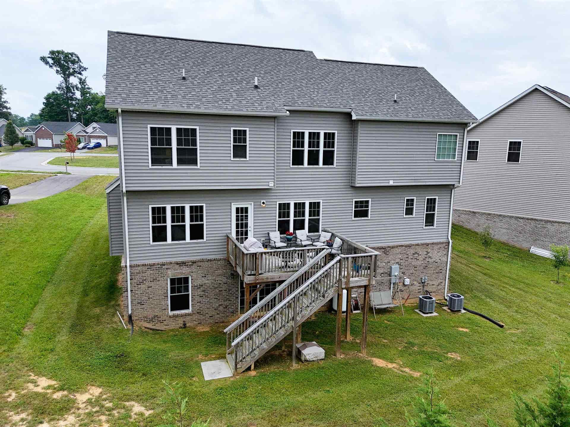 134 OAK MEADOW Lane, Blacksburg, VA 24060