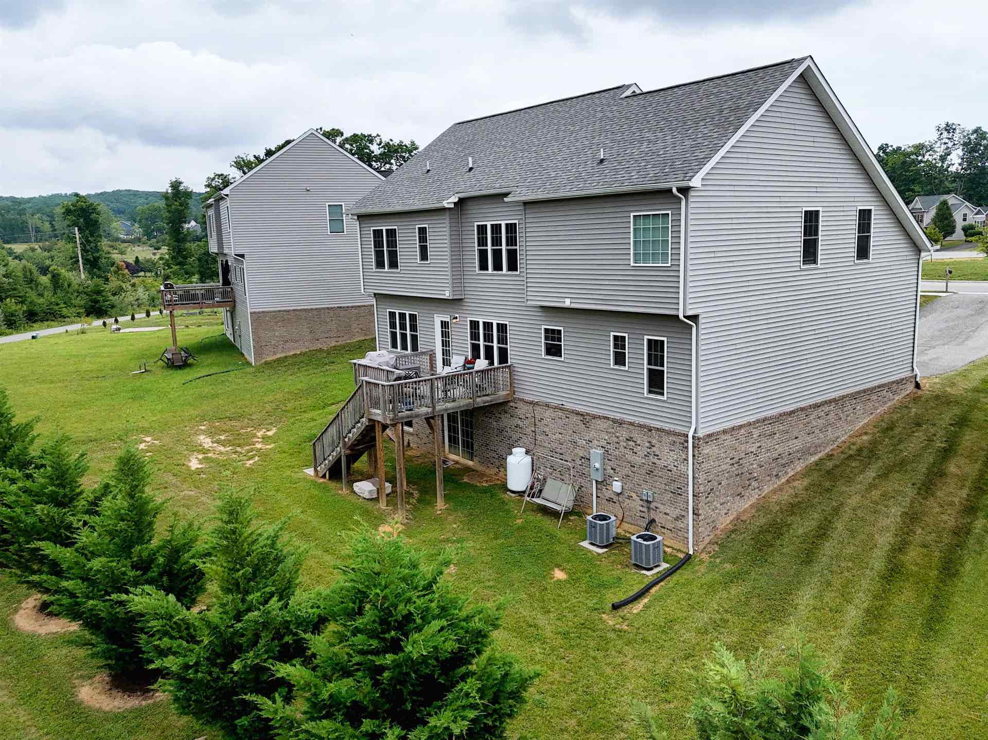 134 OAK MEADOW Lane, Blacksburg, VA 24060