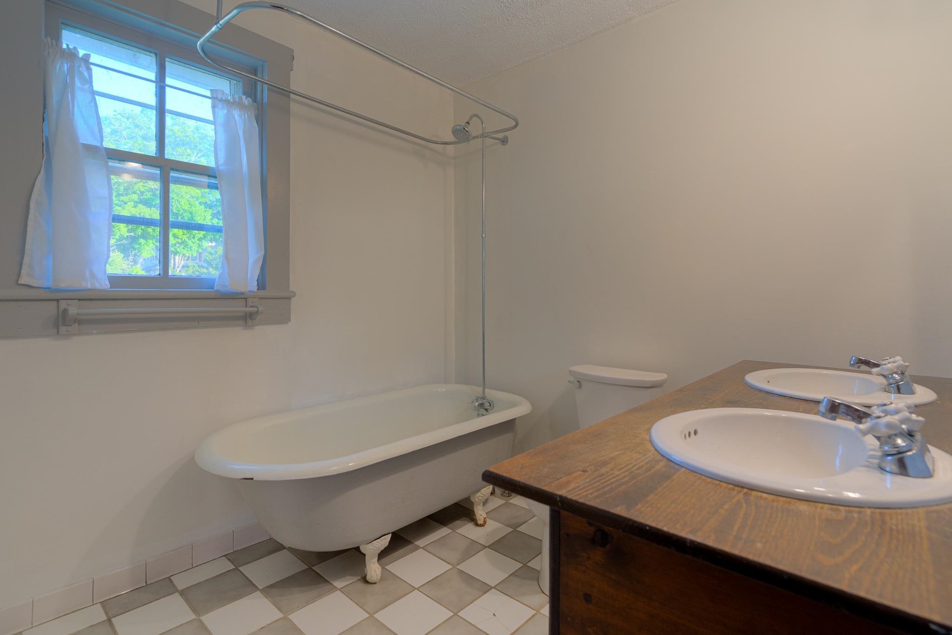 402 Randolph Street, Radford, VA 24141