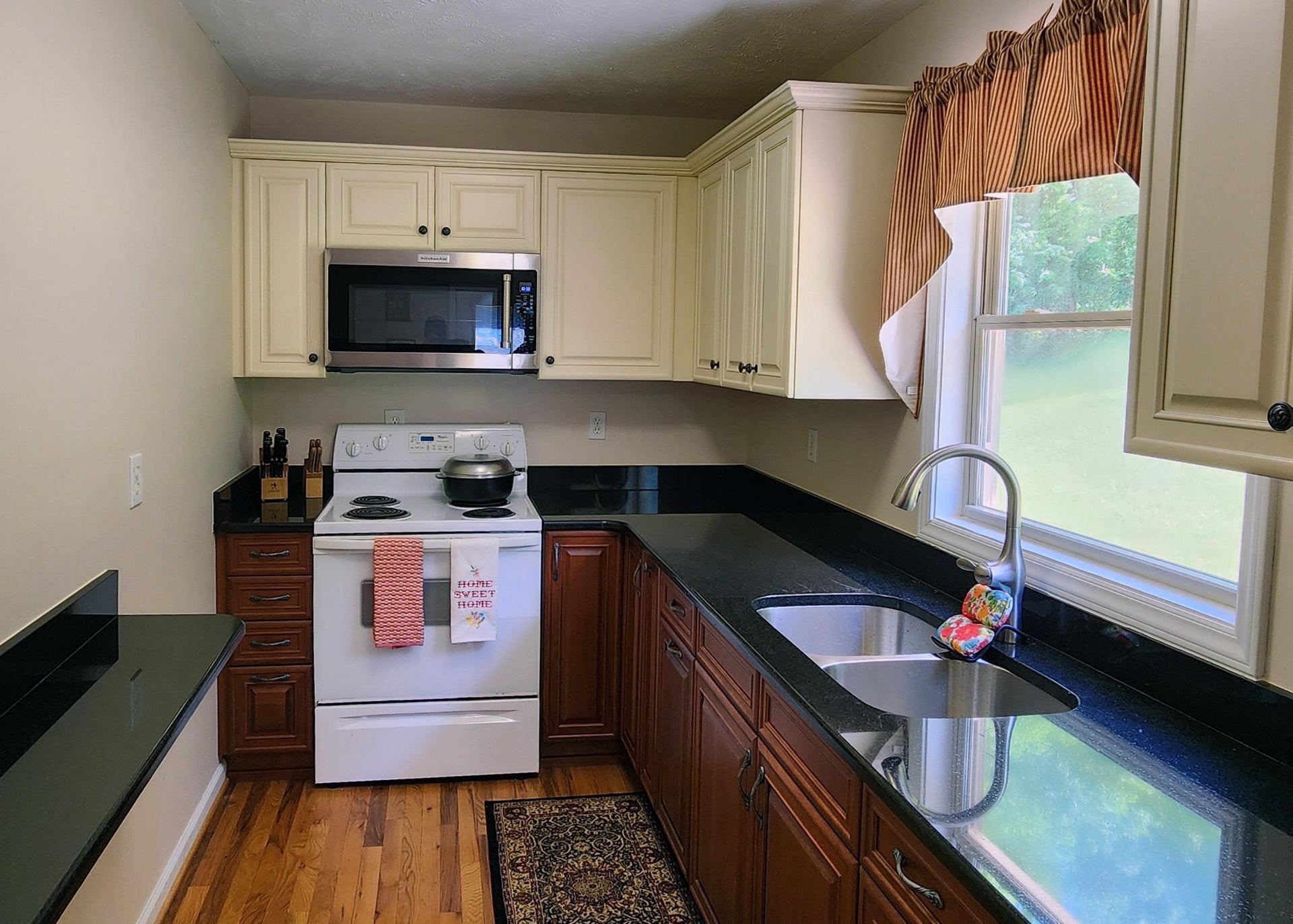 Pembroke, VA 24136