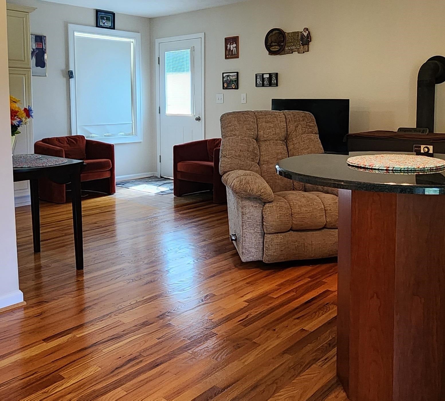 Pembroke, VA 24136