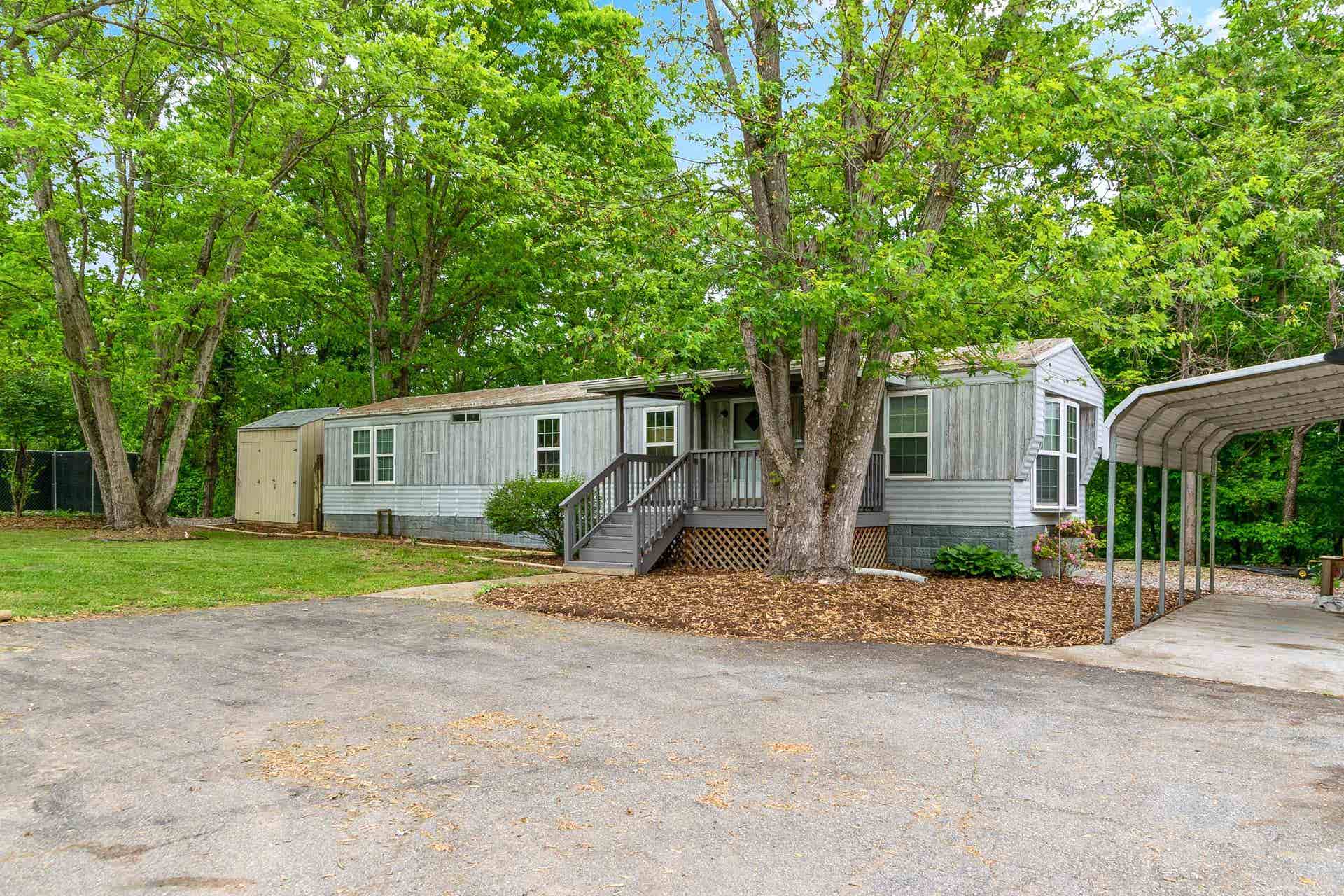 907 Magnolia Lane, Christiansburg, VA 24073