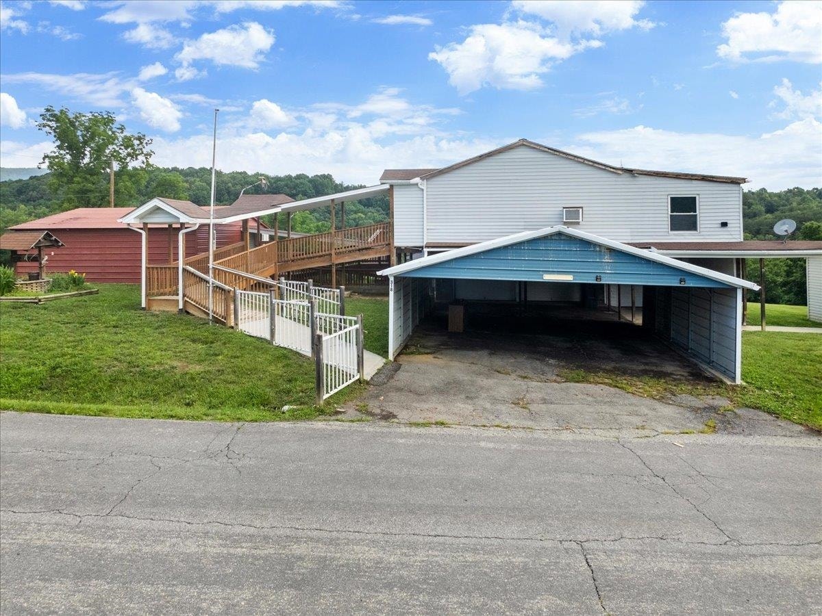 318 Sunny Ridge Road, Pearisburg, VA 24134
