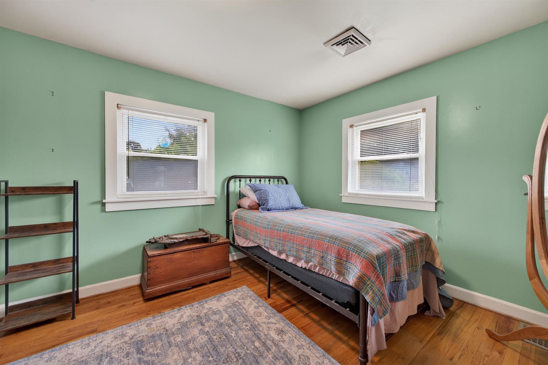 5932 Virginia Avenue, Pembroke, VA 24136
