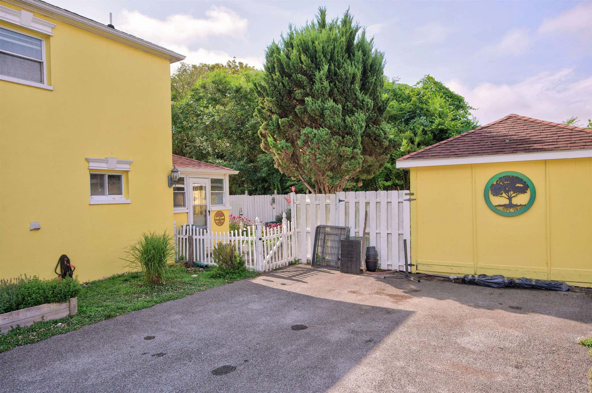 5932 Virginia Avenue, Pembroke, VA 24136